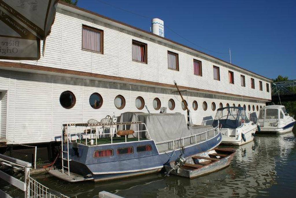 Botel Hotel Lisa Budapeste Exterior foto