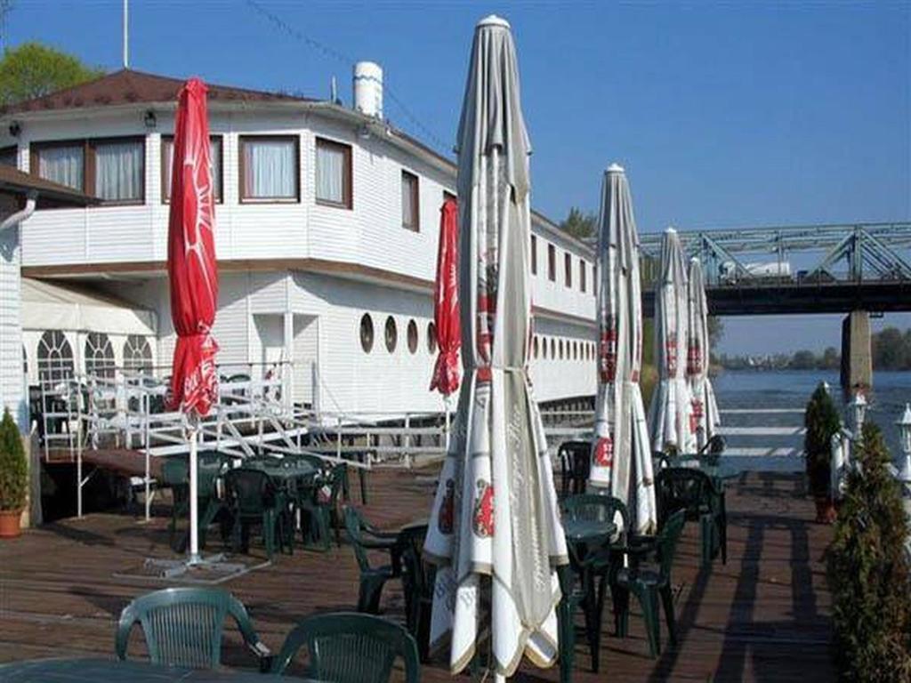 Botel Hotel Lisa Budapeste Exterior foto